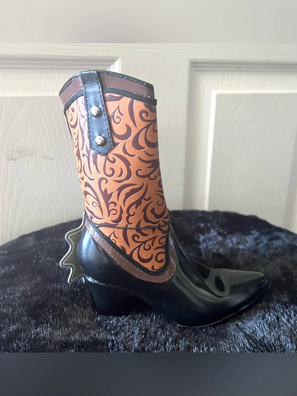 Wild Eye Designs Ceramic Boot Wine Bottle Holder Decorative Brown Black-NWT